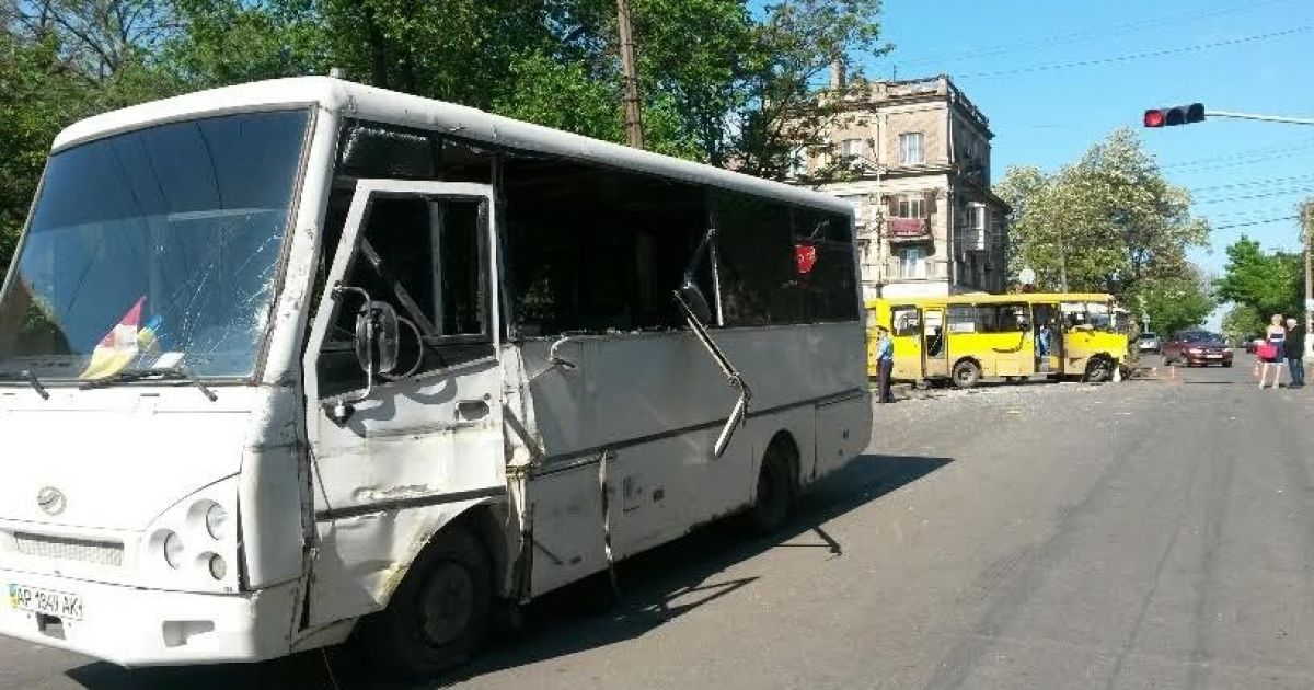 Автобус Маріуполь ДТП військові_1 / © 0629.com.ua