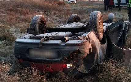 Від удару вилетів з машини: у Херсонській області на трасі жахливо загинув водій (фото)