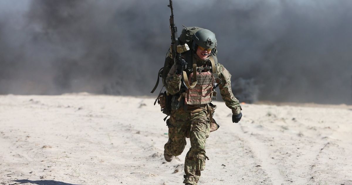 Канада будет тренировать ВСУ, задержанные на митинге Порошенко. Пять новостей, которые вы могли проспать