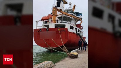 Судно тіньового флоту Росії зухвало припливло до Одеси – і попалося!