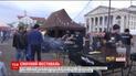 Жителям Чернігова роздали 5 тисяч дерунів та встановили рекорд України
