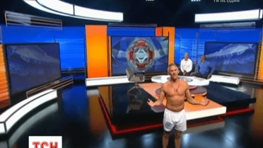 Ведущий ВВС провел эфир программы в нижнем белье