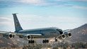 Американський військовий літак-заправник Boeing KC-135 Stratotanker.
