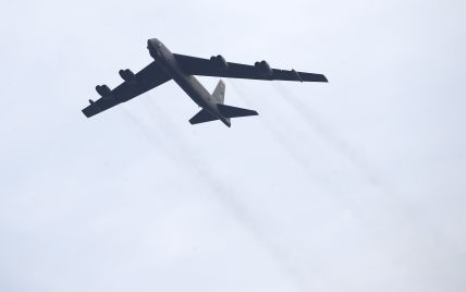 "Возможности по сдерживанию России": в Пентагоне прокомментировали полет бомбардировщиков США над Украиной