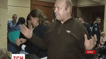 У Харкові виникли черги і штовханина через протоколи