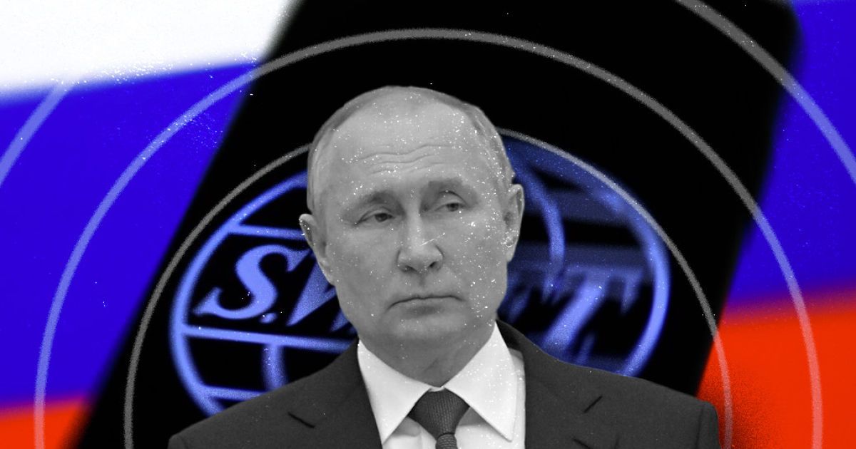 Последнему крупному банку России грозит отключение от SWIFT: какие еще санкции готовит ЕС