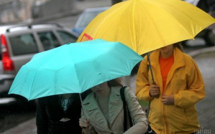 Синоптики попередили українців про дощі з грозами: прогноз погоди на 24 травня