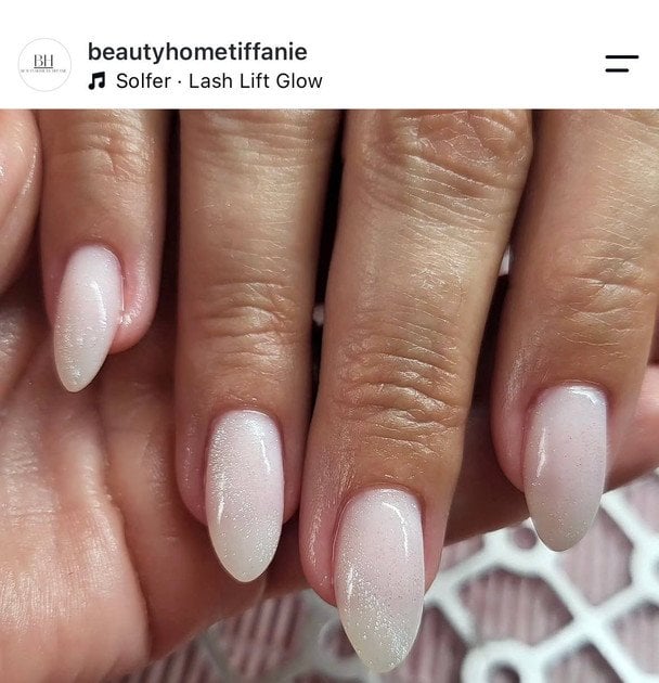 Coconut Latte Nails / © Instagram