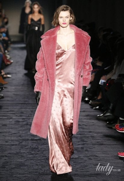 Колекція Max Mara прет-а-порте сезону осінь-зима 2018-2019 / © East News