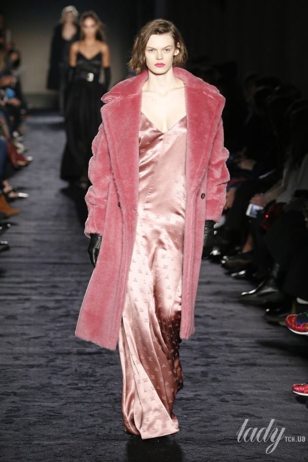 Колекція Max Mara прет-а-порте сезону осінь-зима 2018-2019 / © East News