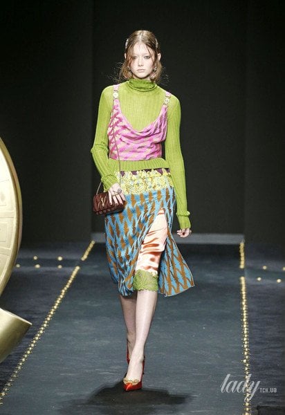 Коллекция Versace прет-а-порте сезона осень-зима 2019-2020 / © East News