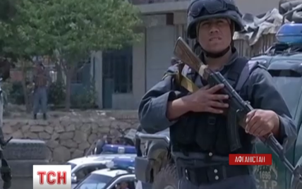 Террористы в Афганистане взорвали автоколонну с выпускниками полицейской академии