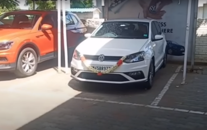 Владелец Volkswagen разбил свое авто, только что его купив: видео