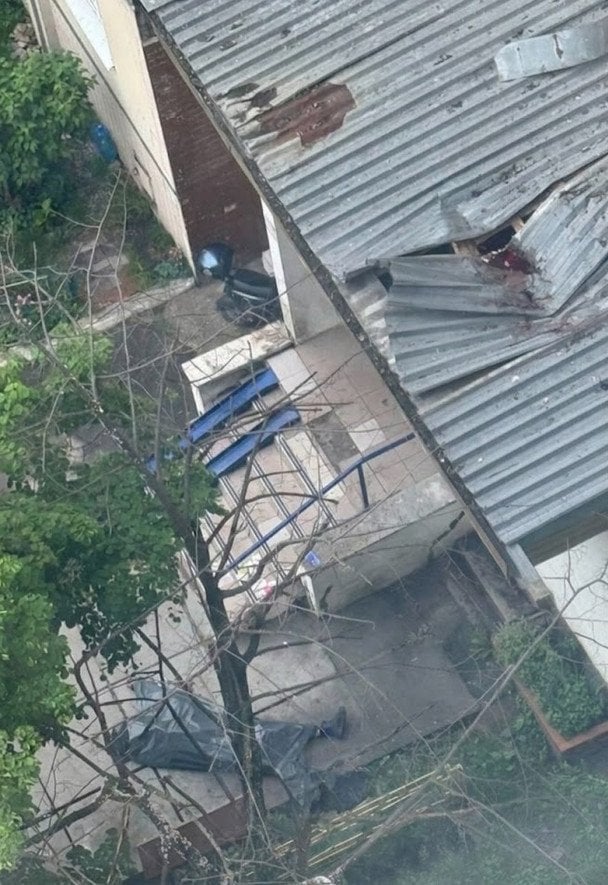 Чоловік випав з вікна багатоповерхівки на Оболоні / © із соцмереж
