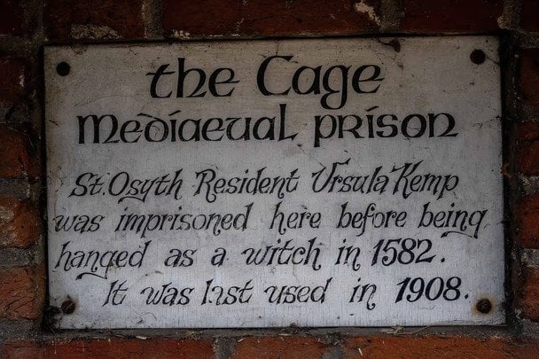 Жінка придбала будинок і пошкодувала про це / © mirror.co.uk