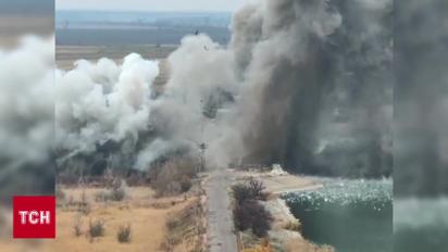 Момент вибуху Курахівської дамби потрапив на відео