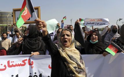 В Кабуле талибы стрельбой разогнали десятки протестующих