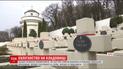 Неизвестные бросили взрывчатку в мемориал польским военным "Кладбище Орлят" во Львове