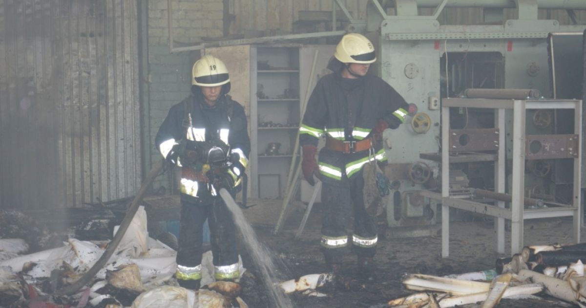 пожежа на шпалерному заводі в Дніпрі_1 / © Главное управление ГСЧС в Днепропетровской области
