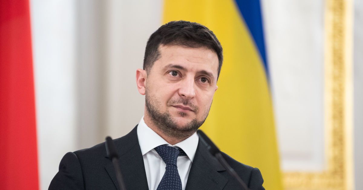 Не віддамо жодного клаптика землі: Зеленський вшанував пам’ять "кіборгів"