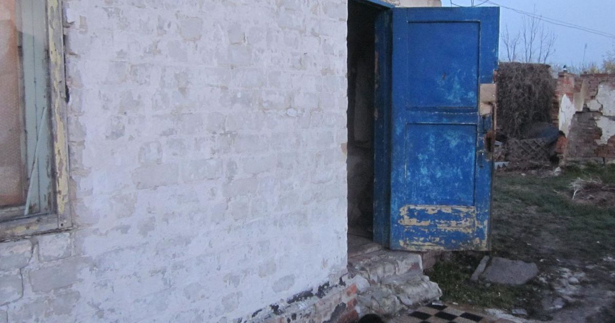 В Полтавской области мужчина пытался зарубить товарища топором