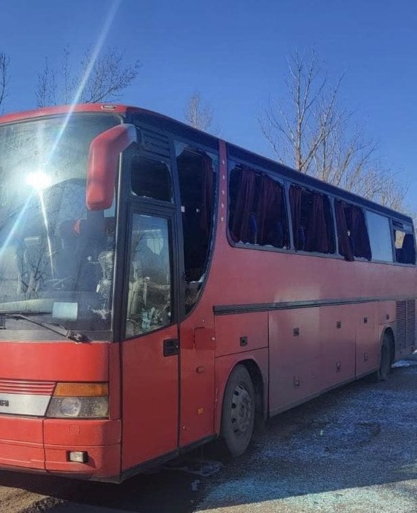  РФ атакувала дроном в рейсовий автобус на Харківщині. Фото: Андрій Канашевич.