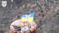 Прикордонники встановили Український Прапор в населеному пункті, де поки перебувають загарбники