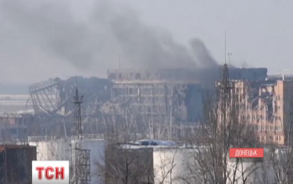 Ночью боевики из минометов и артиллерии били по Донецкому аэропорту и ближайших селах