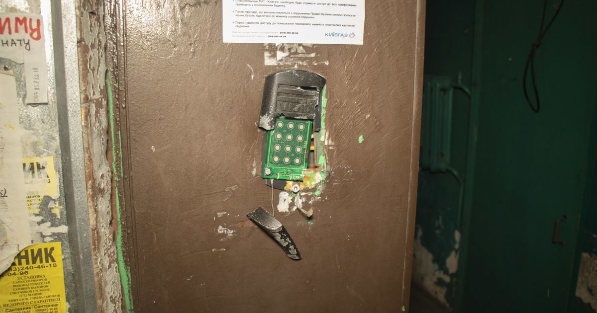 Погром у під'їзді_3 / © Інформатор