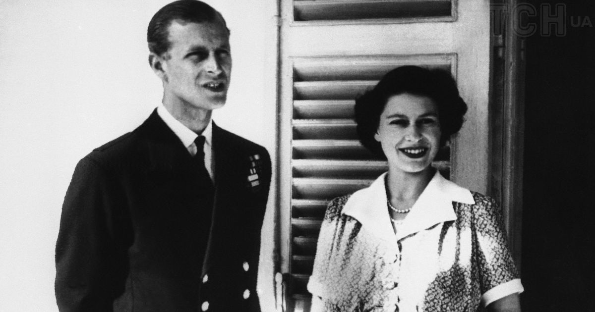 Принцесса Елизавета и принц Филипп в гостиной виллы Guardamangia, 21 апреля 1950 года, Мальта