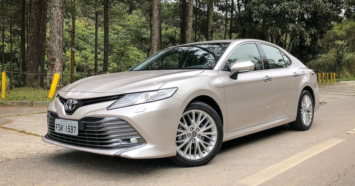 Автомобіль