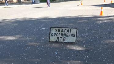 У Маріуполі військовий автобус зіткнувся з маршруткою