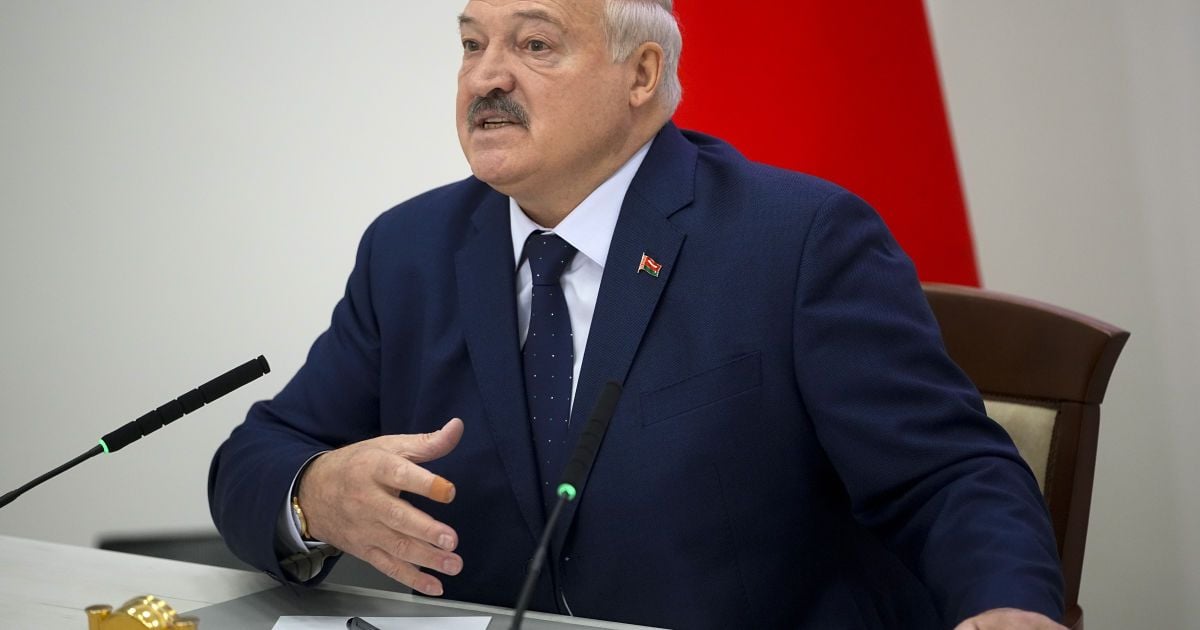 Лукашенко заявив, що вважав Зеленського своїм сином — деталі Лукашенко заявив, що вважав Зеленського своїм сином — деталі