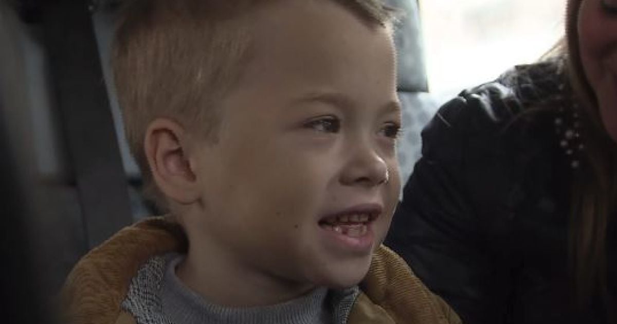 Маленький Юрчик вилетів на операцію, гроші на котру зібрали глядачі ТСН