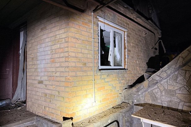 Пошкодження у Нікопольському районі після російських ударів / © Сергій Лисак, голова Дніпропетровської ОВА.