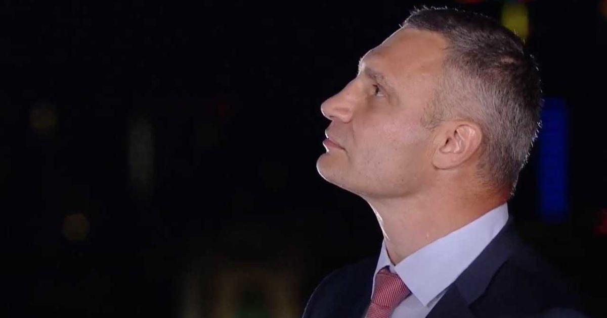 Головний прапор країни у Києві реклама_5