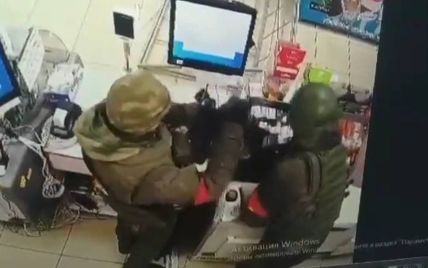 Родственники оккупантов воруют друг у друга намародеренную в Украине технику: СБУ перехватила разговор россиян