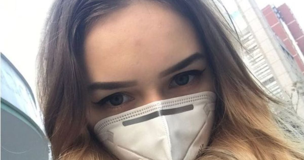 "Щоб ви здохли і не їхали сюди". Мати українки, яку евакуювали з охопленого коронавірусом Уханя, розповіла про погрози
