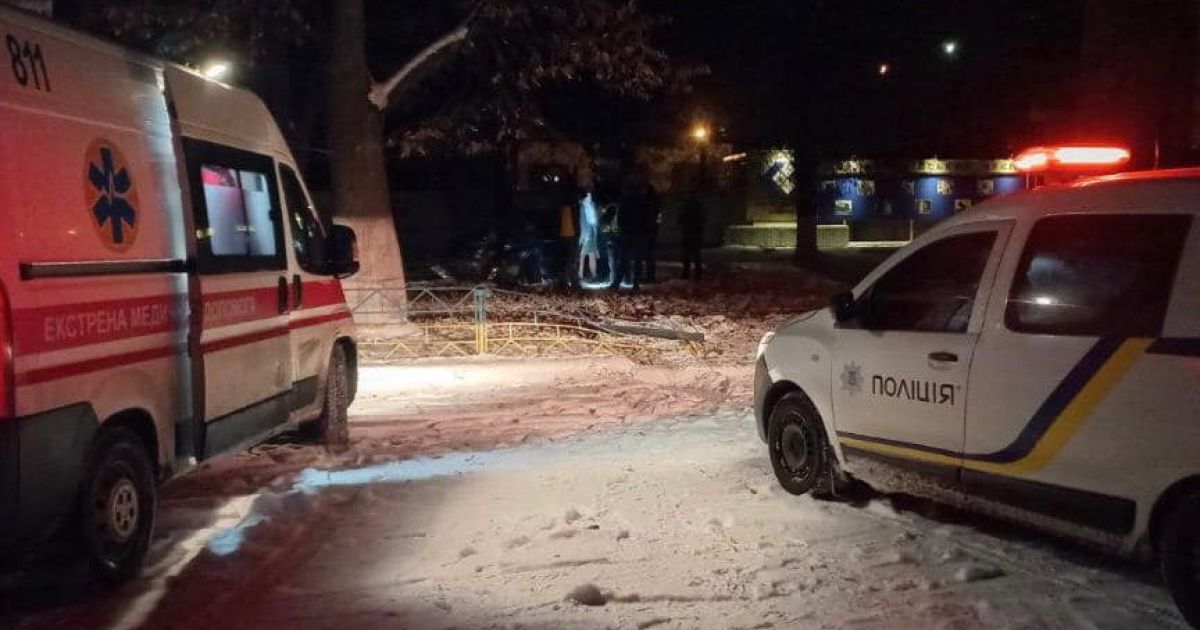 У Київській області чоловік наїхав на копа, зніс огорожу та влетів у дерево / © Полиция Киевской области