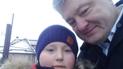 В інтернеті жорстоко зацькували першачка, який зробив селфі з Порошенком