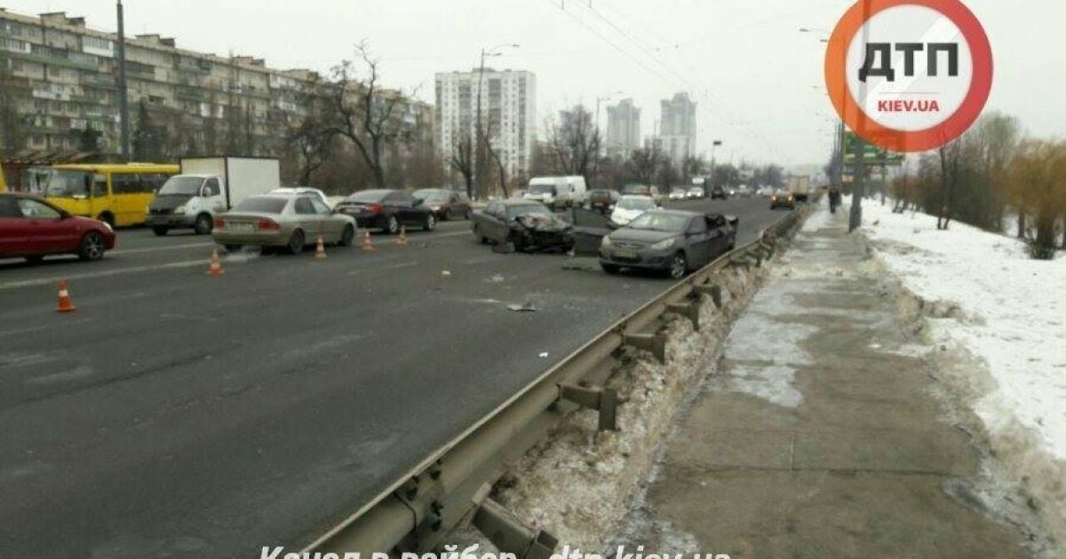 аварія у Києві на Соборному проспекті_5 / © dtp.kiev.ua