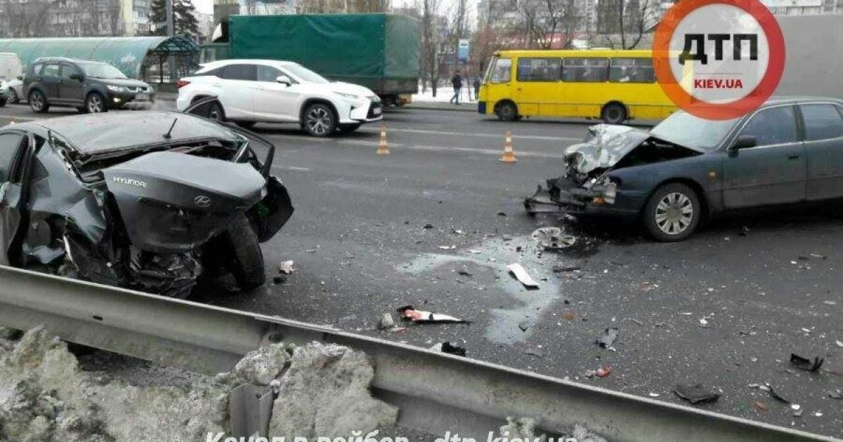 аварія у Києві на Соборному проспекті_3 / © dtp.kiev.ua