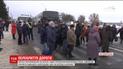 На Житомирщине жители нескольких сел перекрыли международную трассу из-за повышения стоимости проезда
