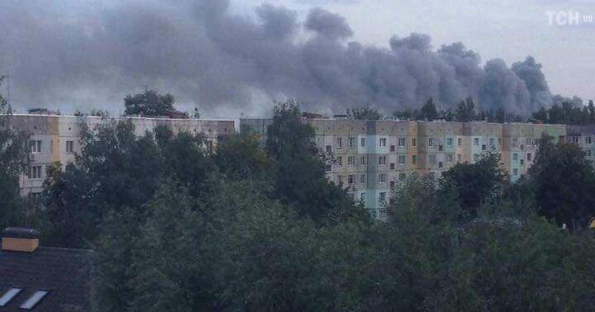 Горит птицефабрика в Василькове. Вид из Глевахи / © ТСН.ua