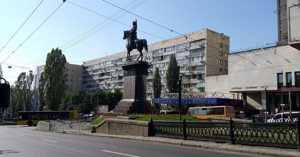 Глава Института национальной памяти рассказал, куда перенесут памятник Щорсу в Киеве