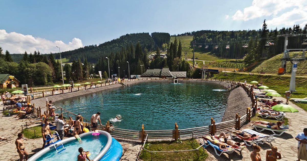 У озері вода прогрівається до +22