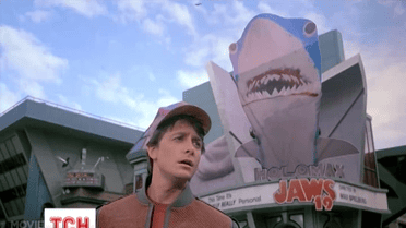 Сегодня на машине времени должны были бы прибыть герои фильма «Назад в будущее-2»