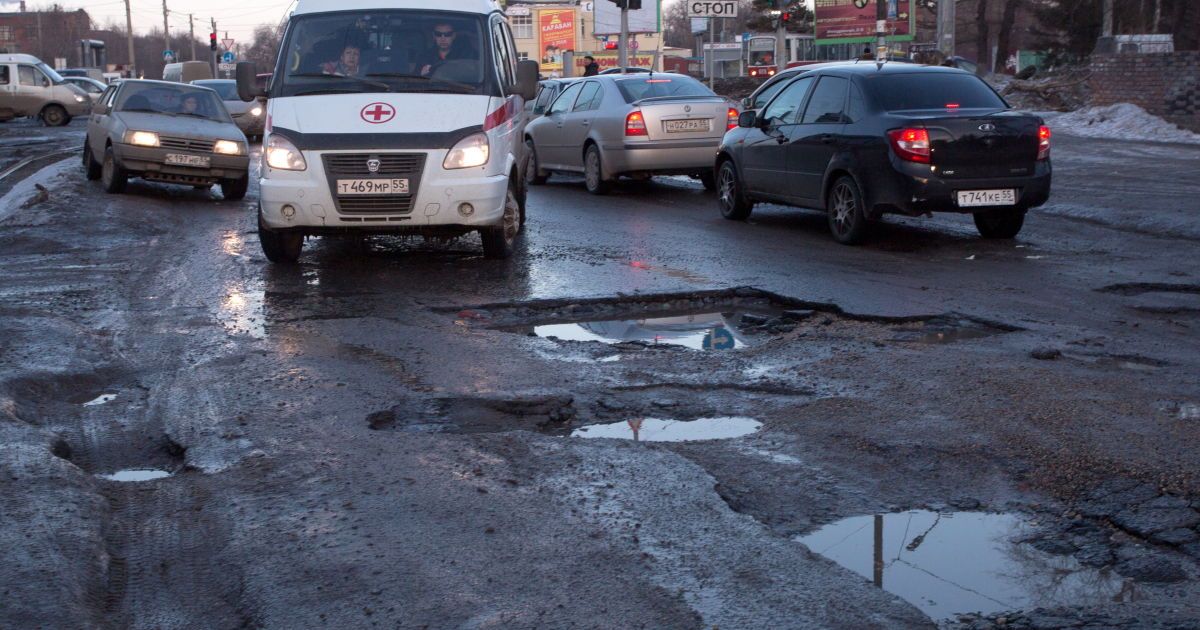 В России решили не ремонтировать дороги для сохранности жизни автомобилистов