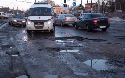 У Росії вирішили не ремонтувати дороги для збереження життя автомобілістів