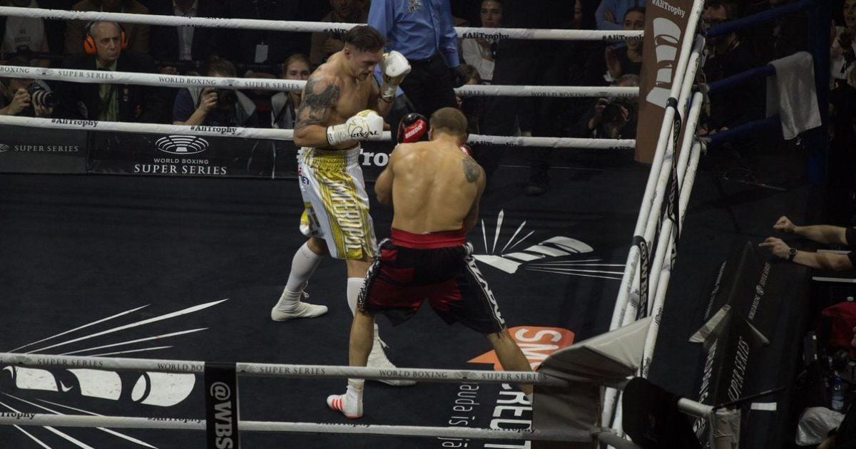 Усик победил Бриедиса в зрелищном полуфинале WBSS и объединил чемпионские пояса